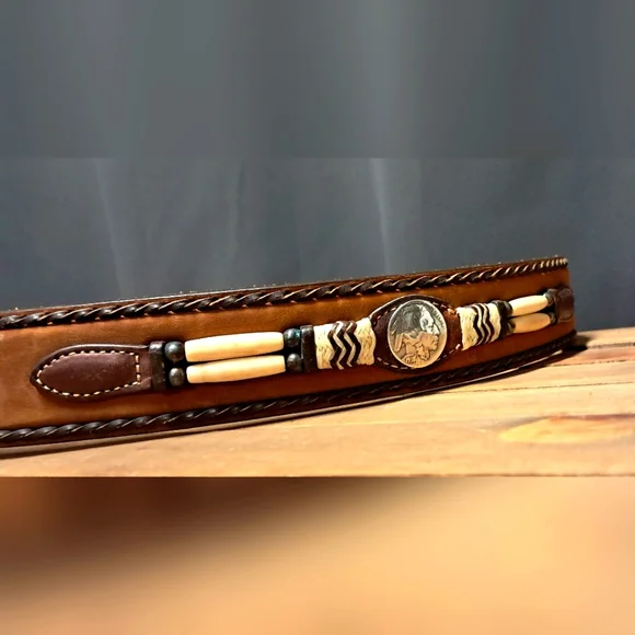 43" Beaded Leather Orvis Belt - Picture 2 of 10